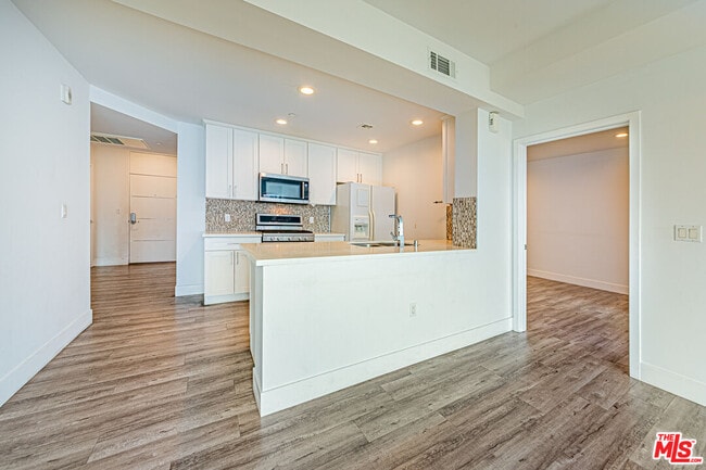 Building Photo - 1101 S Harvard Blvd