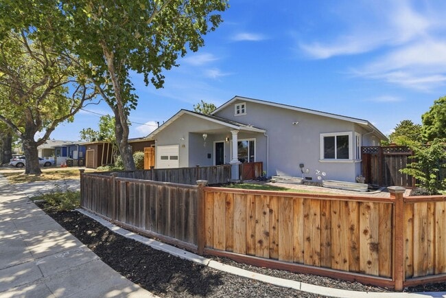 Building Photo - Wow! What a Great Home! Available Soon!