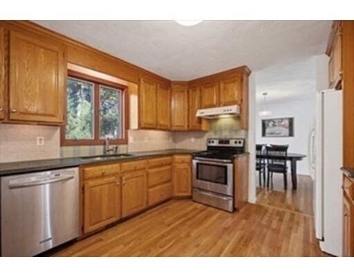 Building Photo - 11 Hyacinth Dr