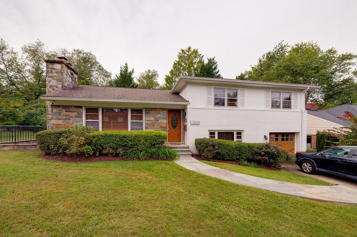 Photo - 9420 HOLLAND AVE
