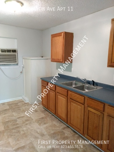 Building Photo - 208 Valley View Ave