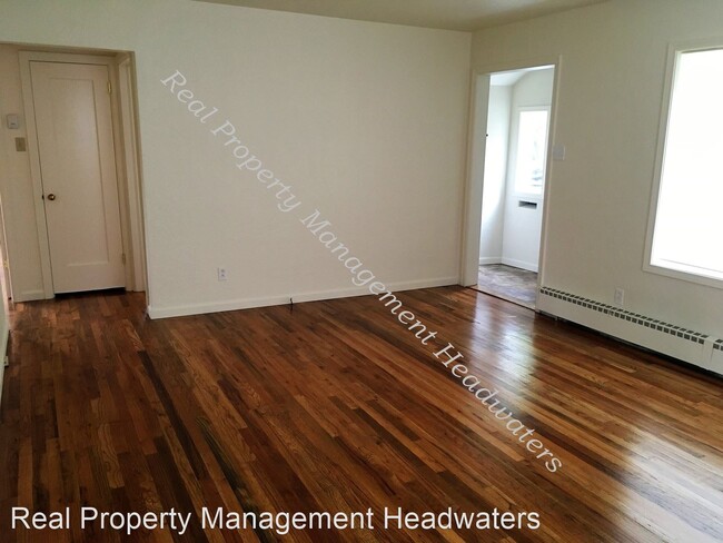 Building Photo - 3 br, 1.5 bath House - 820 E. Broadway