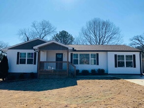 Building Photo - 807 Forrest Dr