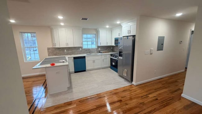 Building Photo - 628 S 12th St