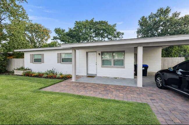 Foto del edificio - 4314 Silver Star Rd