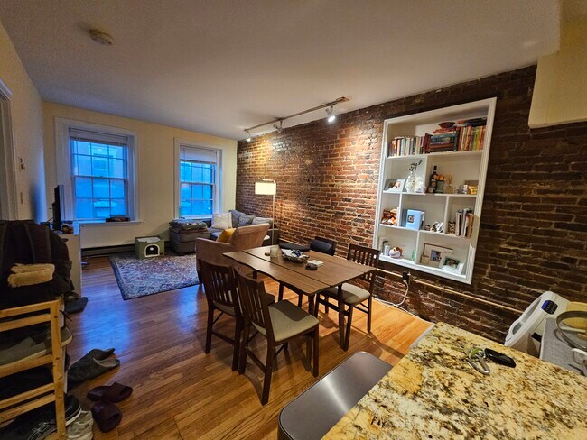Foto del edificio - 81 West Cedar St