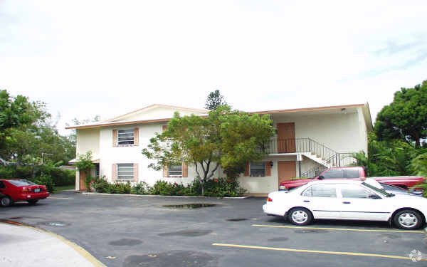 Foto del edificio - Coral Ridge Waterfront Apartments
