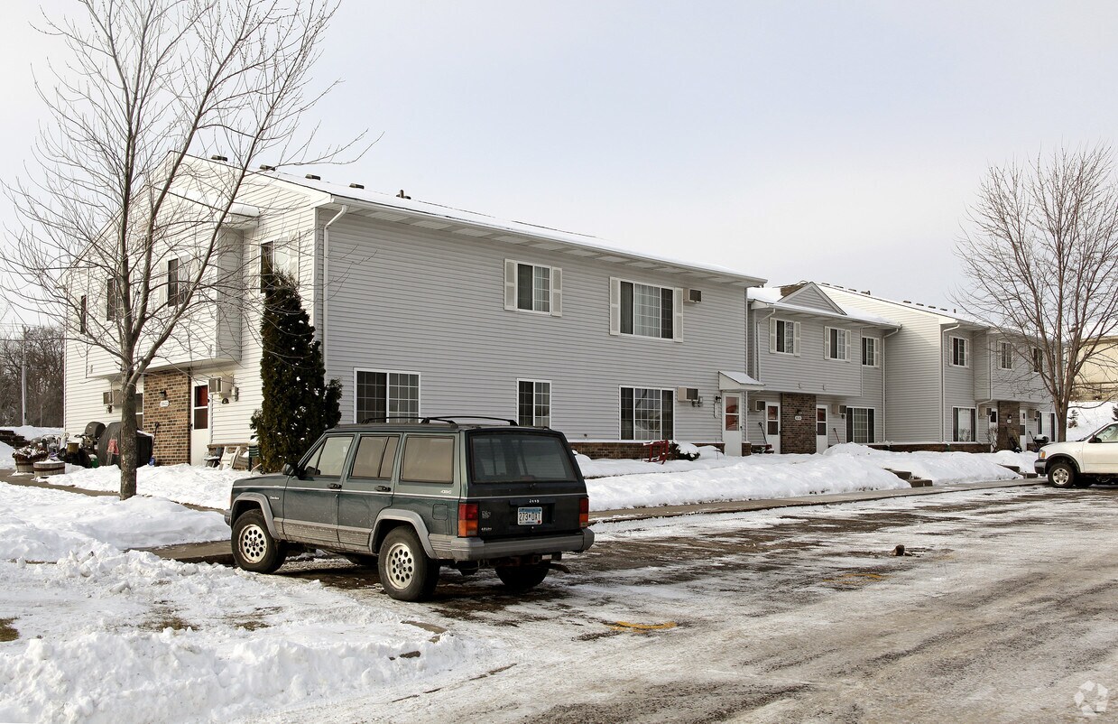 5810 Tower St, Rockford, MN 55373 Apartments in Rockford, MN