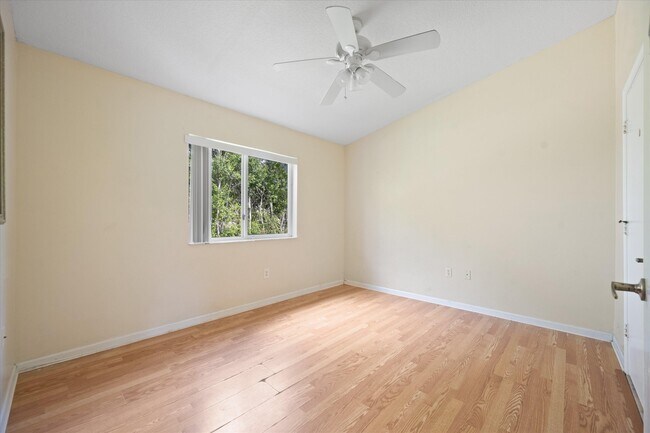 Foto del edificio - 3504 Briar Bay Blvd