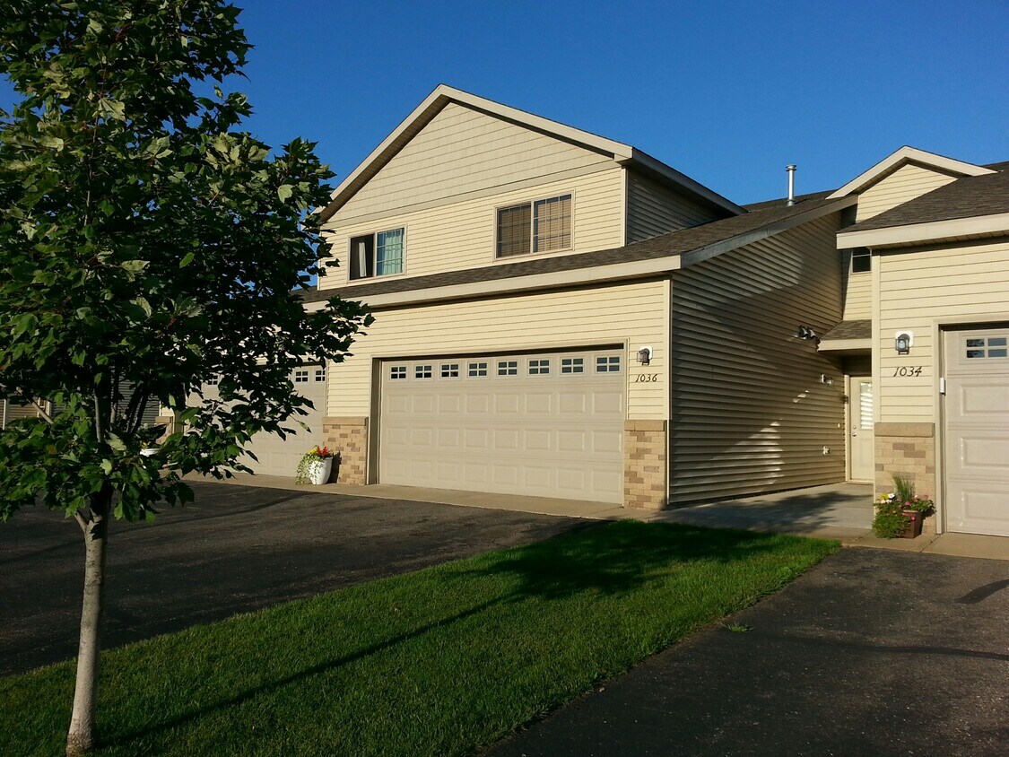 Foto principal - 1036 Manor Ct