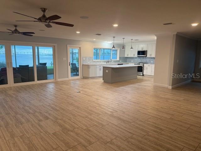 Foto del edificio - 590 Belle Point Dr