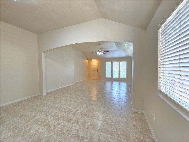 Building Photo - 4011 Lone Dove Ct