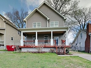 Building Photo - 303 Gatewood Ave