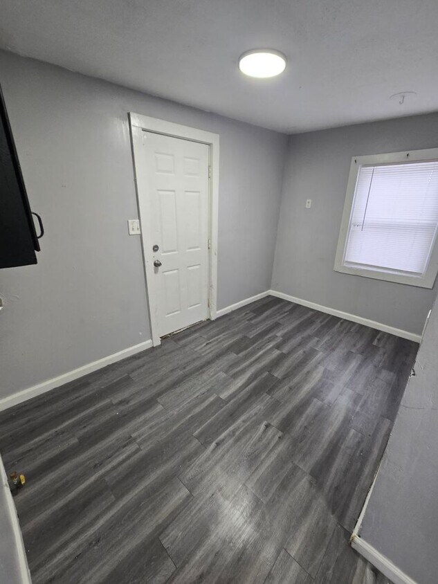 Foto del edificio - 8110 Spafford Rd