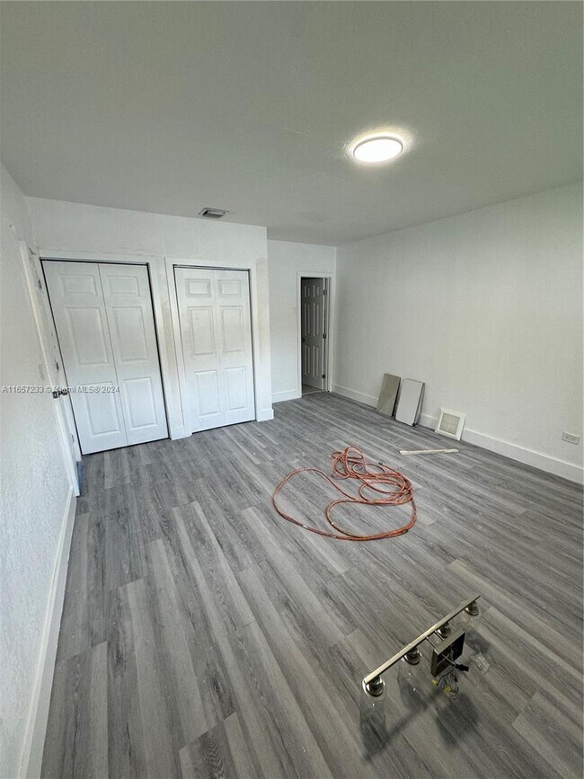 Building Photo - 543 NW 58th St