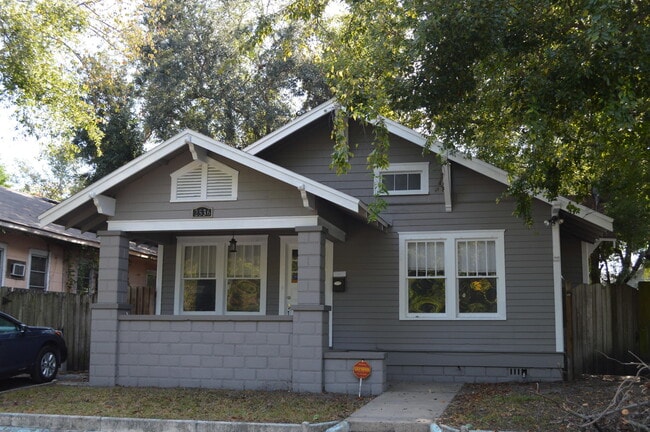 Building Photo - 2536 Phyllis St