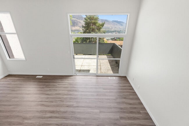 Building Photo - Highland Villas