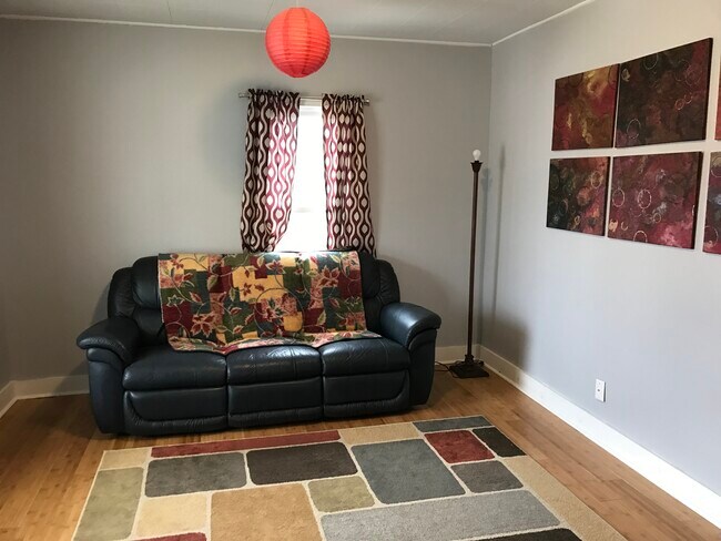 Foto del edificio - 513 4th Ave NW