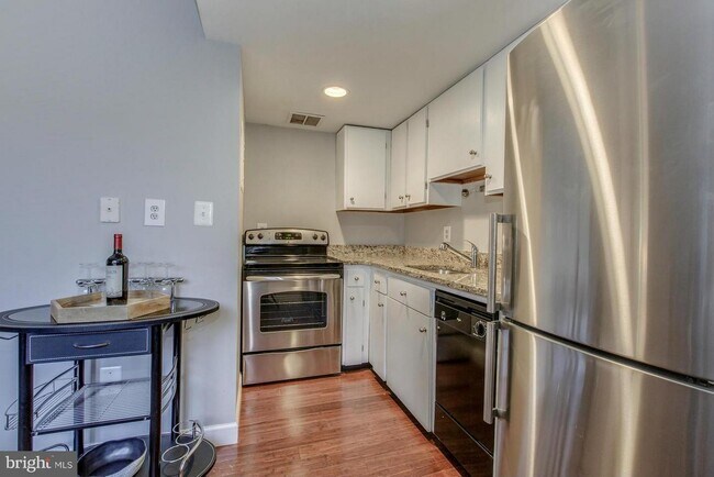 Building Photo - 1701 16th St NW
