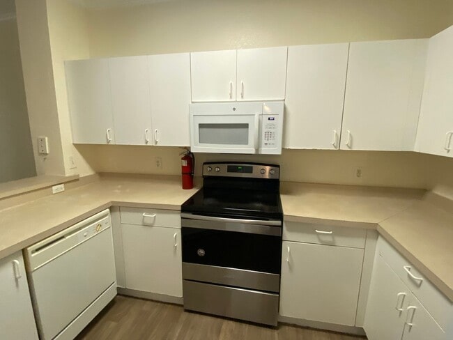 Building Photo - Condo for rent