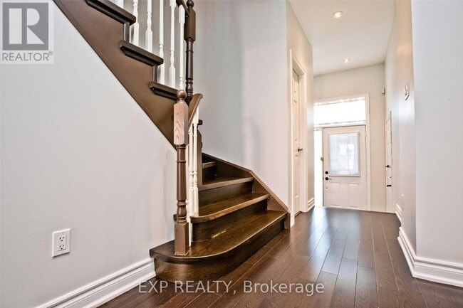 Photo du bâtiment - 32 Nottingham Dr