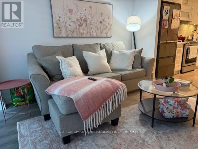 Photo du bâtiment - 375 Sea Ray Ave