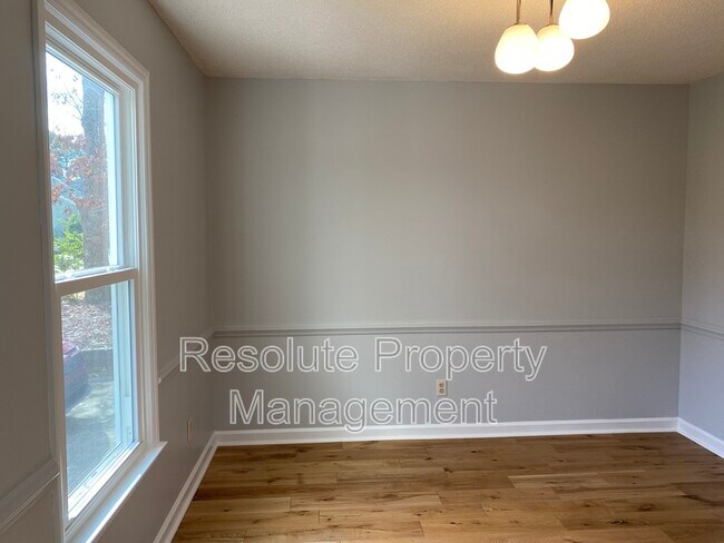 Building Photo - 2713 Moorsfield Ct