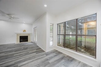 Building Photo - 412 Pebble Way