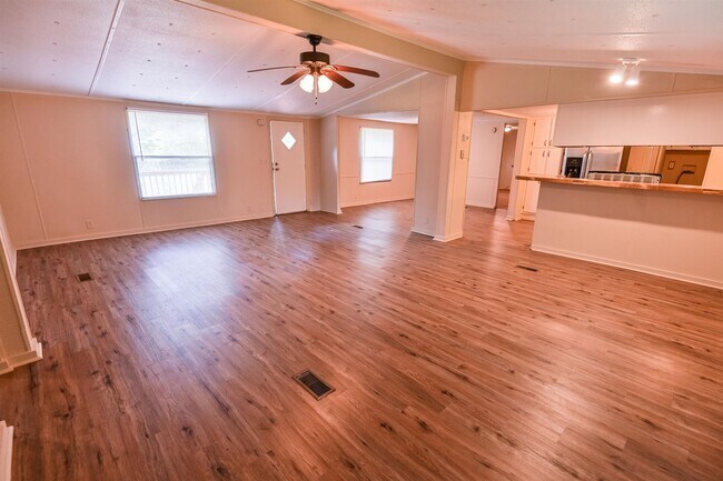 Building Photo - 10680 Mahan Dr