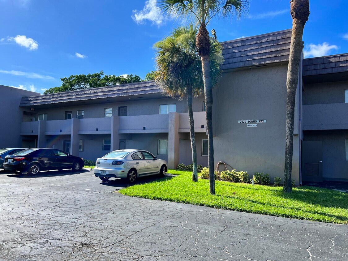 2929 Zorno Way Unit 104, Delray Beach, FL 33445 Condo for Rent in Delray Beach, FL