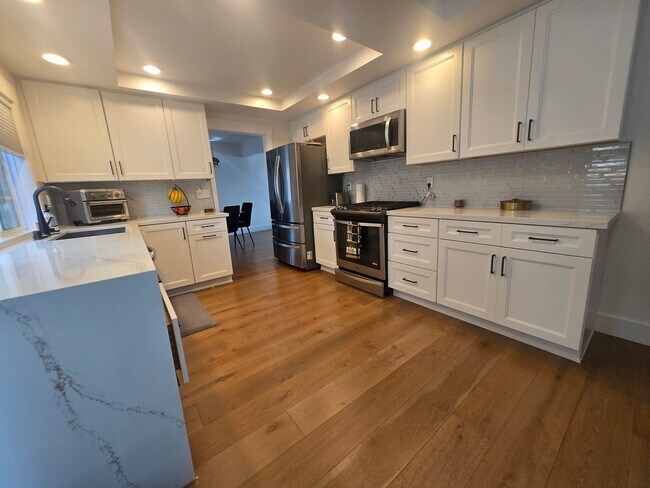 Foto del edificio - Phenomenal 4BD/3BA Single-Family Home in Quiet and Peaceful Pleasanton!