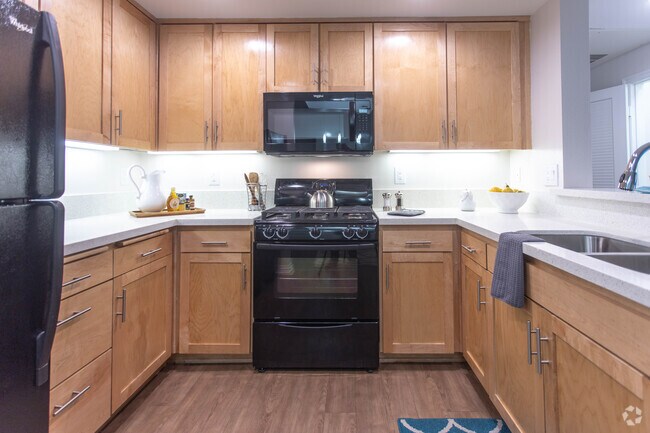 2HAB, 2BA-1313 ft² - Oasis at Lake Encino