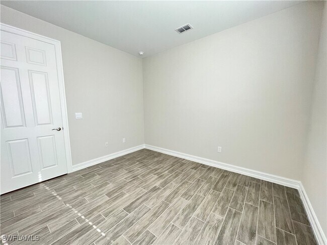 Foto del edificio - 4454 Pine Lake Rd