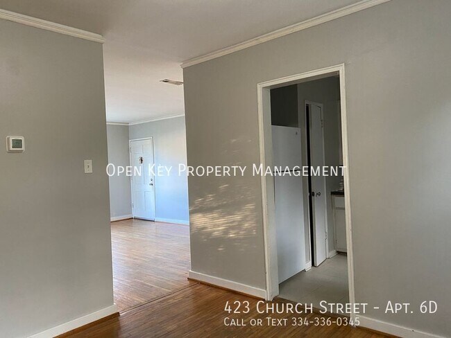 Building Photo - 1Bedroom Available Now!