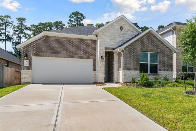 Building Photo - 560 Newcomb Holw Dr