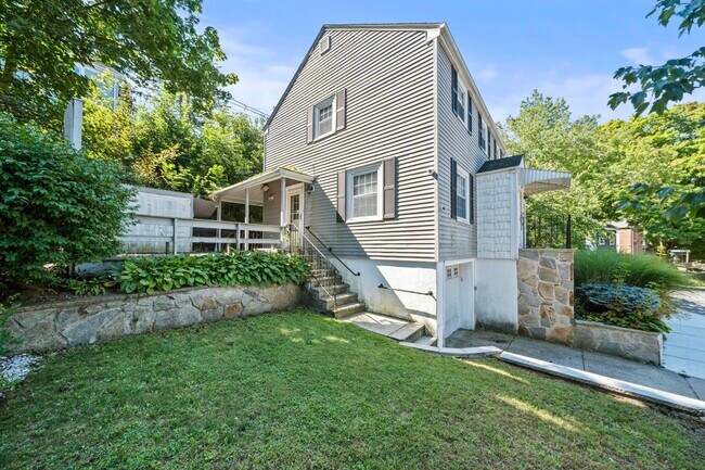 Building Photo - 27 Northbourne Rd