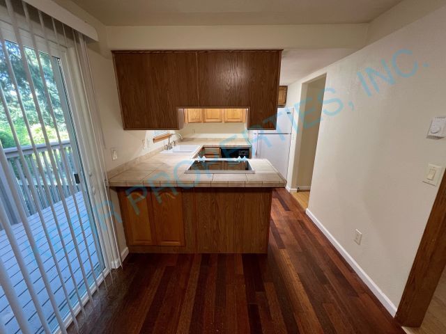 Building Photo - Charming 2-Bedroom Multiplex in Gresham – ...