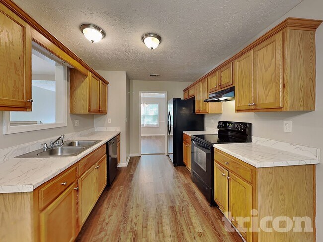 Foto del edificio - 205 Highgrove Dr