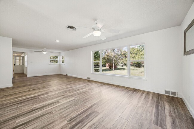 Foto del edificio - Stylish Renovation + Solar Savings in Prim...