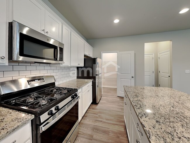 Building Photo - 107 Omega Ct