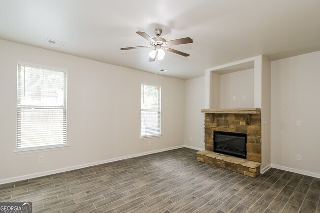 Building Photo - 7609 Garnet Dr