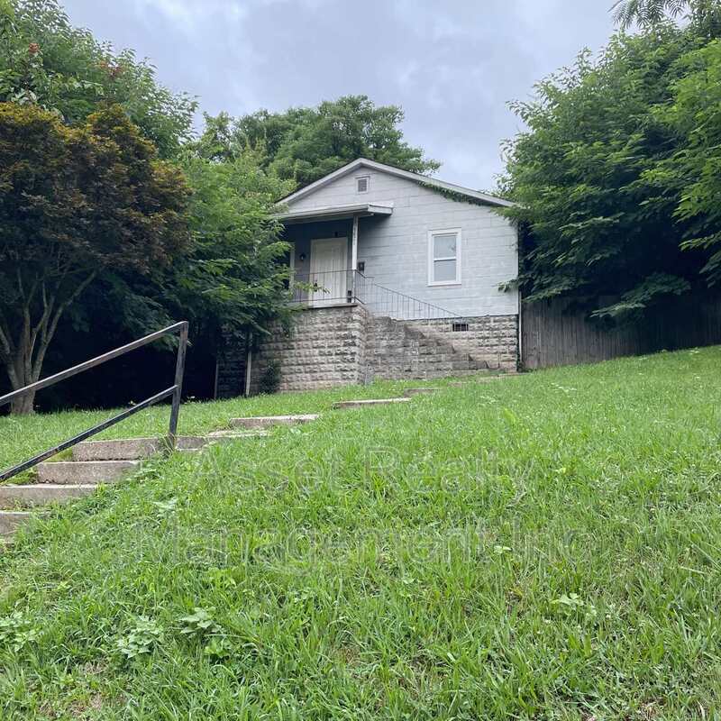 Photo - 3821 Hampton Avenue