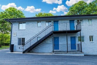 Building Photo - 2055 Alison Ct SW