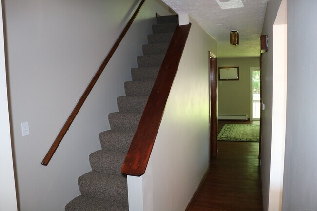 Building Photo - 820 Stafford Ave
