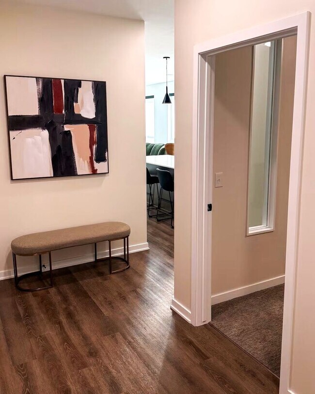 Foto del edificio - Fully Furnished 1 Bed with Den or Second Bedroom - Utilities Included!