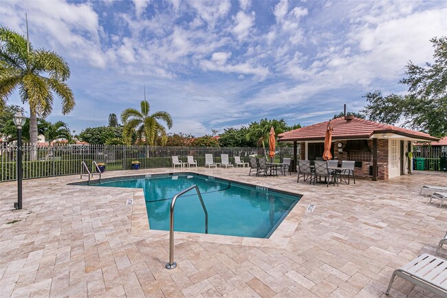 Building Photo - 9065 Thunderbird Dr