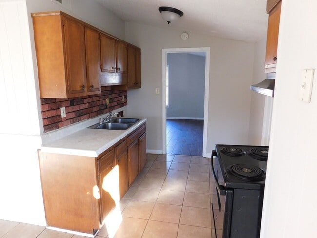 Building Photo - 6600 Embassy Cir