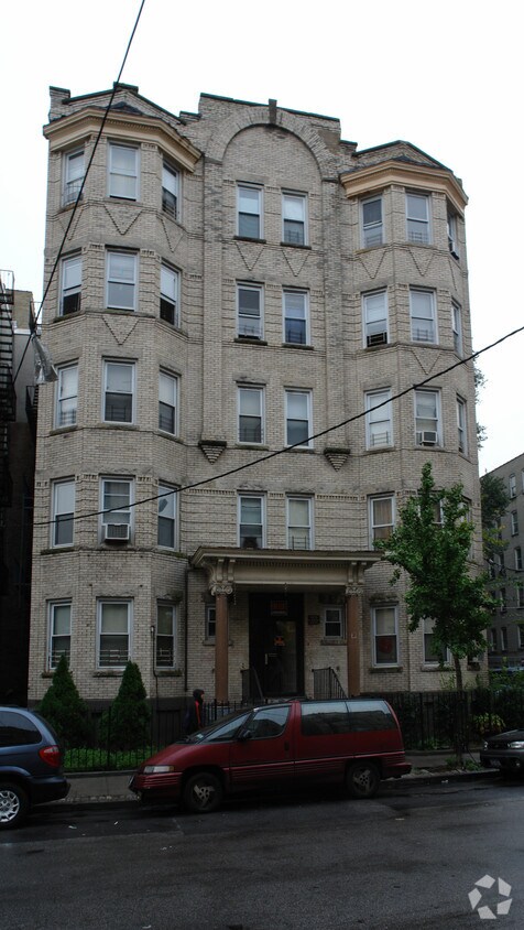 Primary Photo - 12 Lawrence St