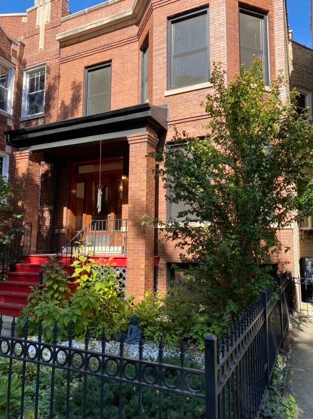 Primary Photo - 1452 W Rascher Ave
