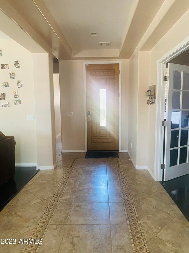 Building Photo - 453 W Lantana Pl